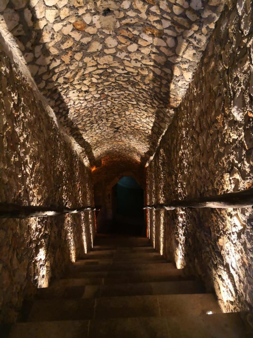 Hotel Zentik Project & Saline Cave Валядолид Екстериор снимка